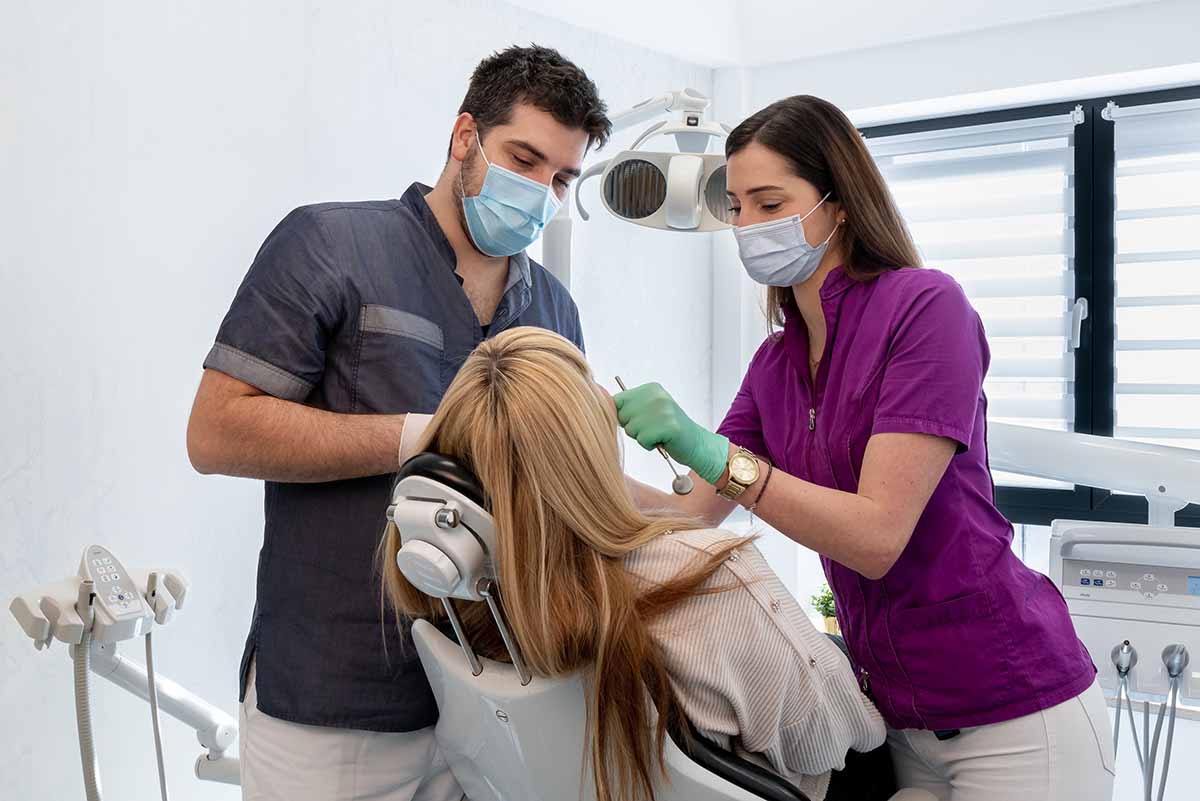 Dr. Škaričić examining a patient in his office.